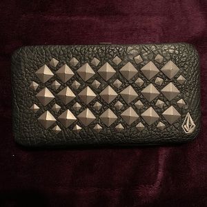 2000s Volcom Studded Wallet 🖤🤘🏻